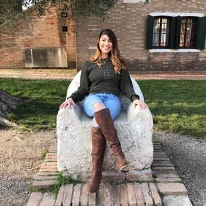 Meet your Posher, Elena